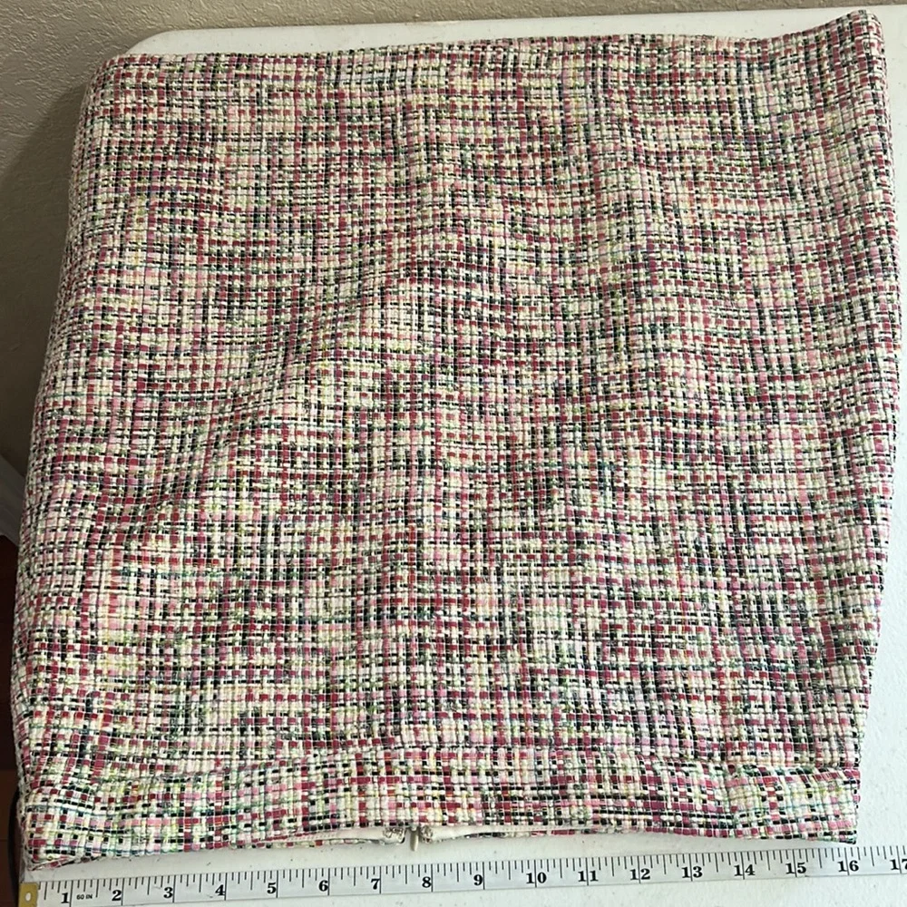 Ann Taylor Pink Tweed skirt, Size 8 - Picture 6 of 8